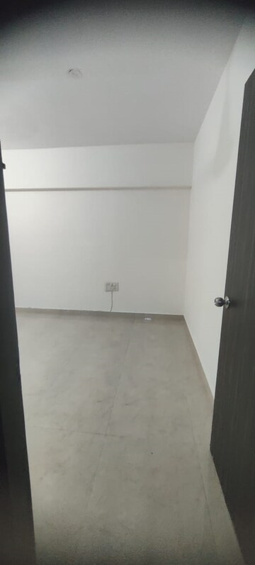Bedroom in 2 BHK Apartment at Chembur – for Rent