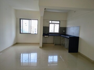 Room in 2.5 BHK Apartment at Marathon Monte South, Byculla West – for Rent