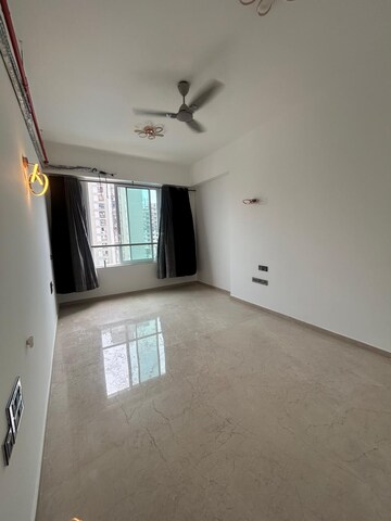 Room in 2.5 BHK Apartment at Marathon Monte South, Byculla West – for Rent
