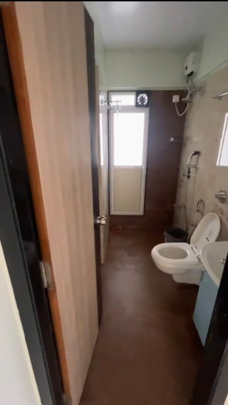 Bathroom, swastik-park 2 Bedroom 975 Sq.Ft. Apartment In Chembur Mumbai 8993836