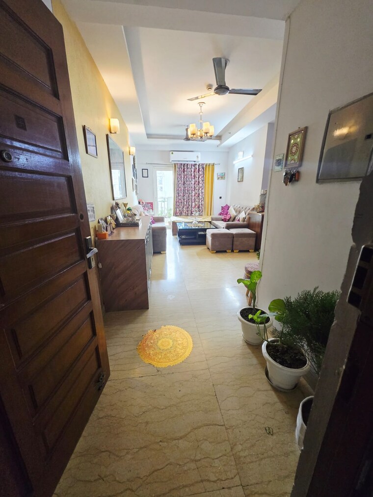 Team Area, mahagun-moderne-verona 3 Bedroom 1480 Sq.Ft. Apartment In Sector 78 Noida 8993891