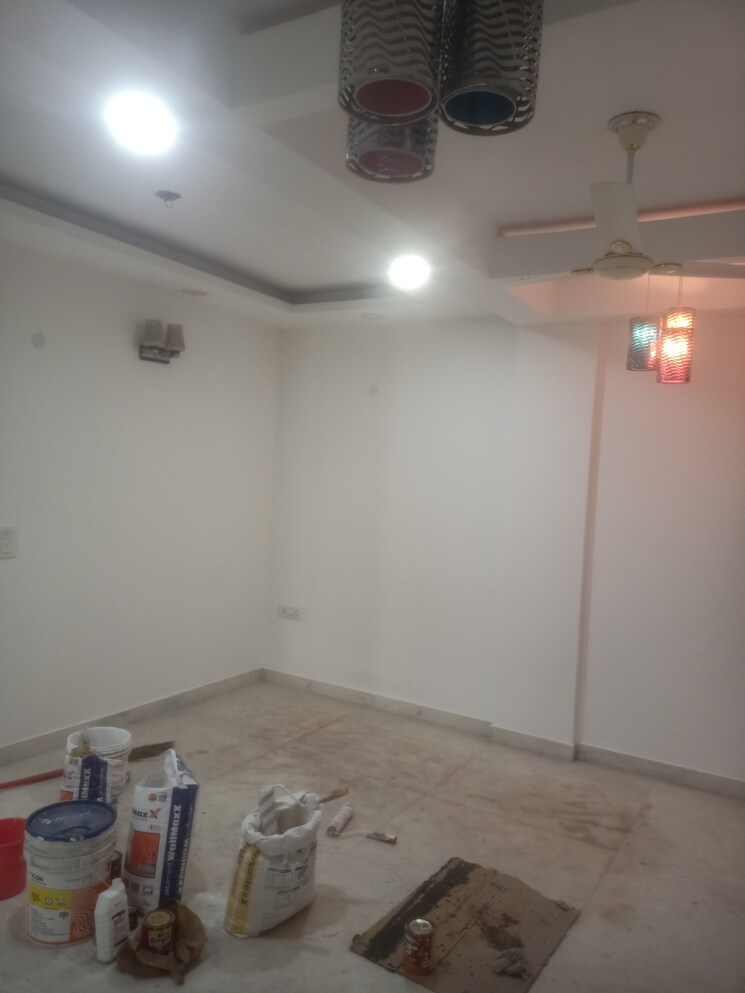 Room, vasant kunj enclave 3 Bedroom 100 Sq.Yd. Builder Floor In Vasant Kunj Enclave Delhi 8993892