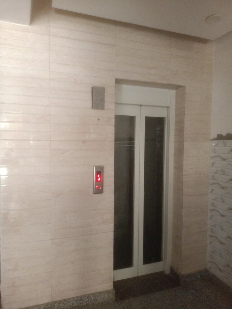 undefined, vasant kunj enclave 3 Bedroom 100 Sq.Yd. Builder Floor In Vasant Kunj Enclave Delhi 8993892