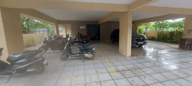 Parking, aundh Commercial Office Space 450 Sq.Ft. In Aundh Pune 8993966