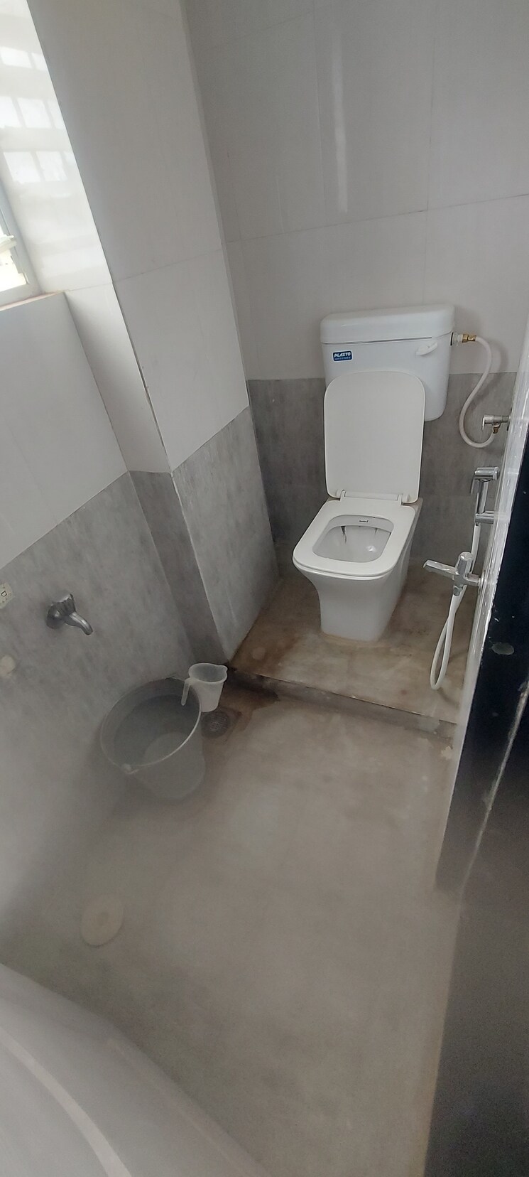 Washroom, aundh Commercial Office Space 450 Sq.Ft. In Aundh Pune 8993966