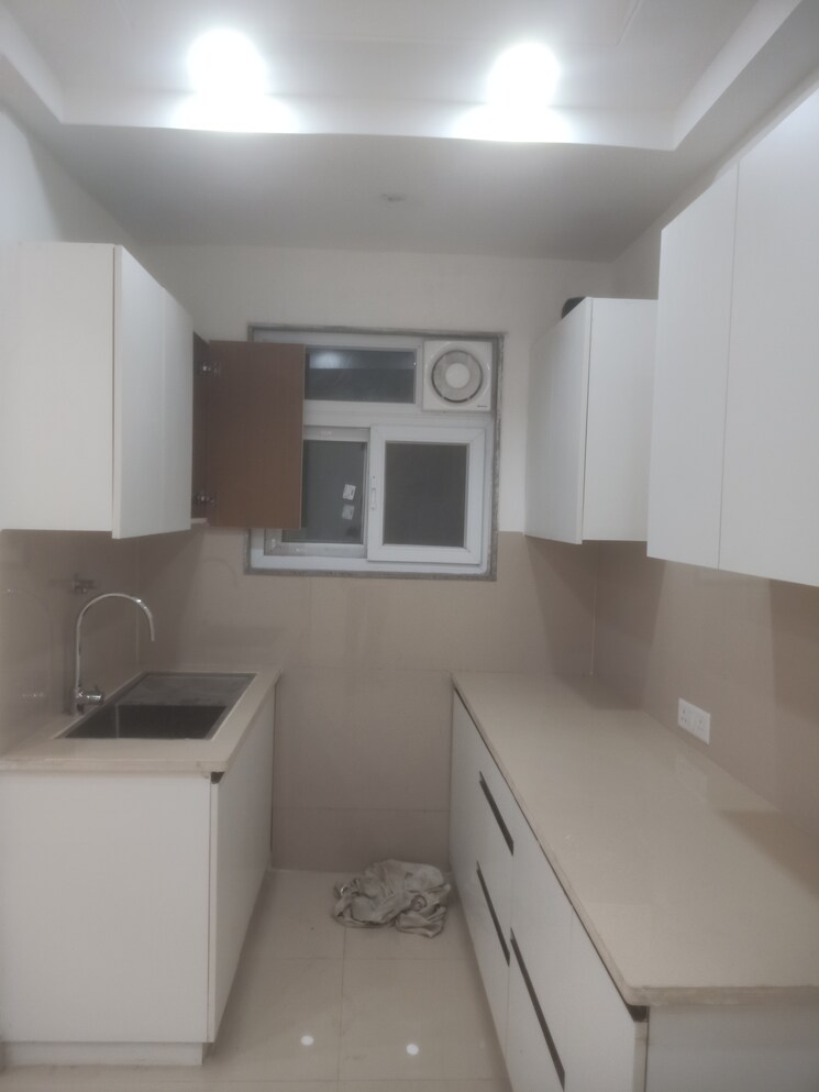 Kitchen, vasant kunj enclave 3 Bedroom 1000 Sq.Ft. Builder Floor In Vasant Kunj Enclave Delhi 8993934