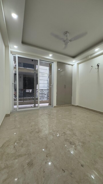 Room in 3 BHK Builder Floor at Palm Residency Chhatarpur, Chattarpur – for Rent