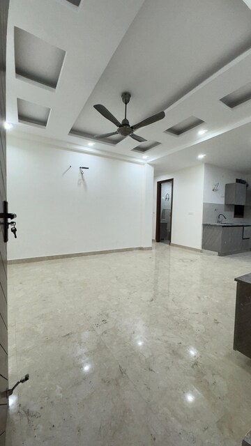 Room in 3 BHK Builder Floor at Palm Residency Chhatarpur, Chattarpur – for Rent