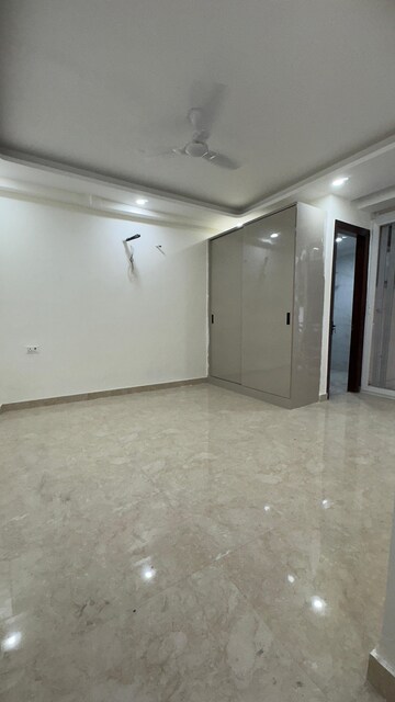 Room in 3 BHK Builder Floor at Palm Residency Chhatarpur, Chattarpur – for Rent