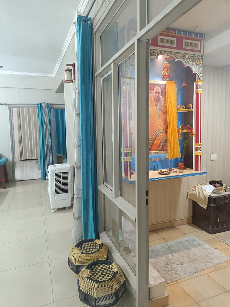 Living Room, gyan khand i 3 Bedroom 950 Sq.Ft. Builder Floor In Gyan Khand I Ghaziabad 8993910