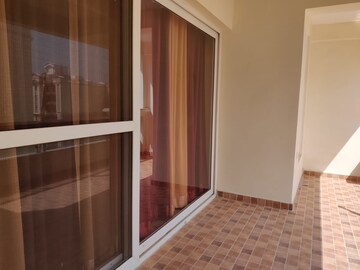 Room in 3 BHK Apartment at MI Rustle Court, Gomti Nagar – for Rent