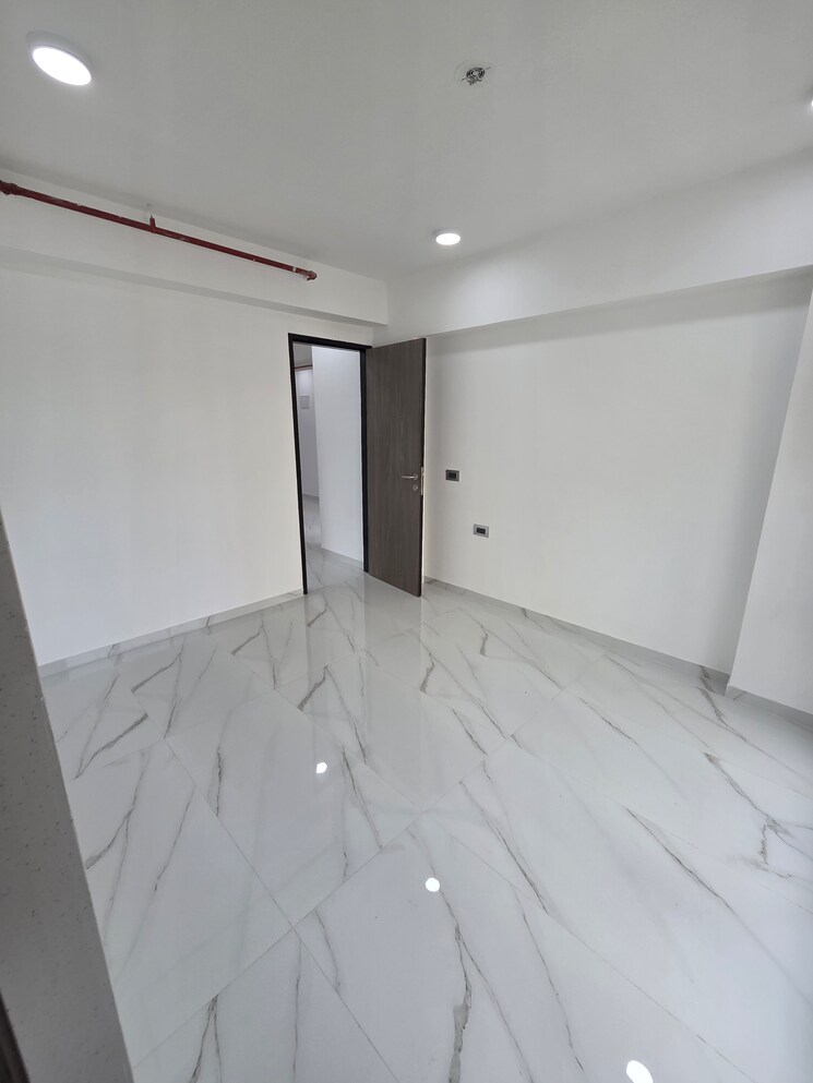 Bathroom, nahar-amaryllis-towers-and-plaza 3 Bedroom 807 Sq.Ft. Apartment In Chandivali Mumbai 8994078