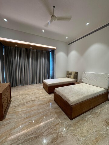Living Room in 5 BHK Apartment at Kalpataru Horizon, Worli – for Rent