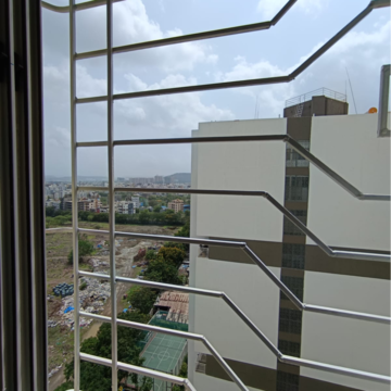 Staircase in 2 BHK Apartment at Pantheon Acorn Park Phase 1, Mumbai Bangalore Highway – for Rent