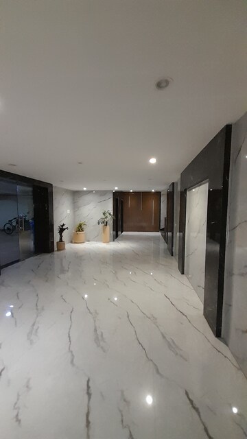  4 BHK Apartment at Vidhan Sabha Marg – for Rent