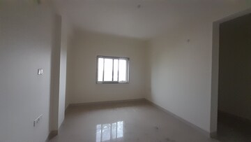 Room in 4 BHK Apartment at Vidhan Sabha Marg – for Rent