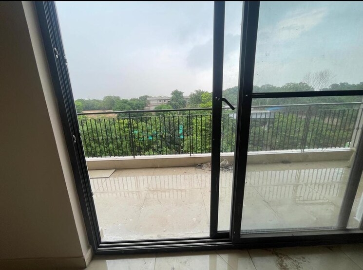 Balcony, vasant kunj 5 Bedroom 3500 Sq.Ft. Villa In Vasant Kunj Delhi 8994174