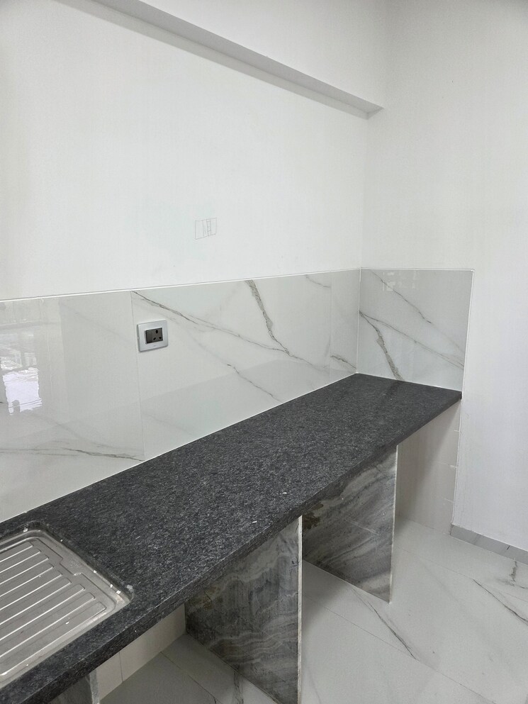 Bathroom, nahar-amaryllis-towers-and-plaza 3 Bedroom 807 Sq.Ft. Apartment In Chandivali Mumbai 8994078