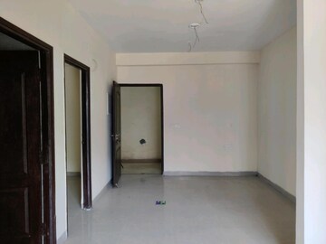 Room in 2 BHK Apartment at Aditya Urban Homes, Shahpur Bamheta – for Rent