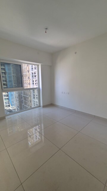 1 BHK Apartment For Rent in Shapoorji Pallonji Siennaa, Kandivali East