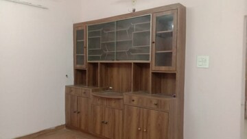 Furnished Amenities in 3.5 BHK Builder Floor at Sector 26 – for Sale
