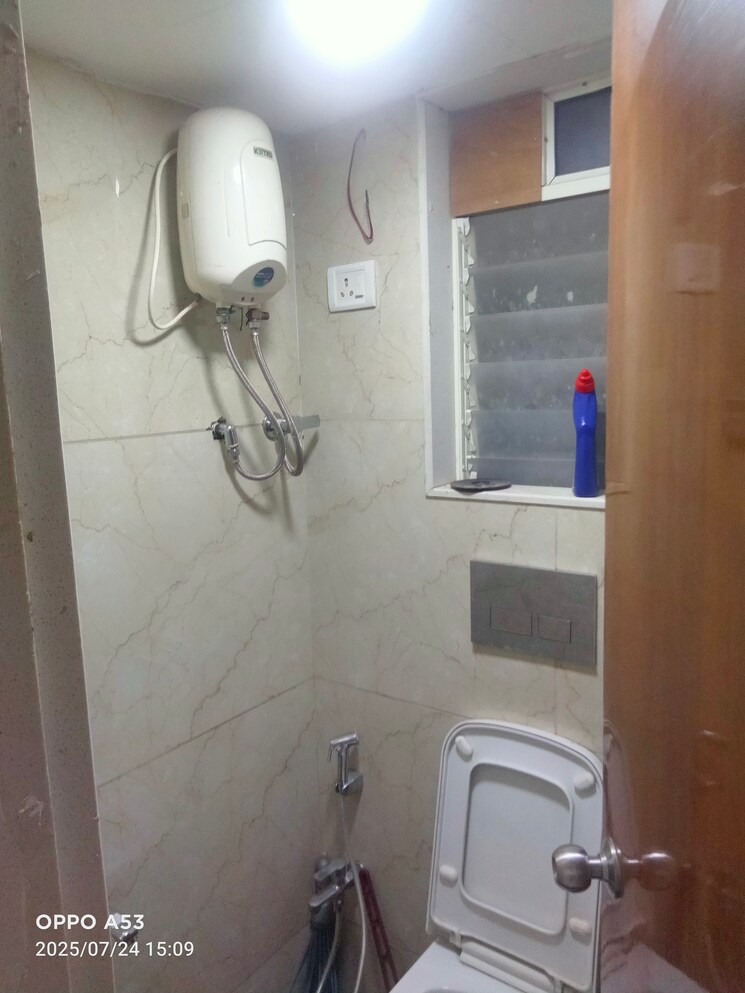 Bathroom, shree-mahavir-darshan 2 Bedroom 523 Sq.Ft. Apartment In Lower Parel Mumbai 8994315