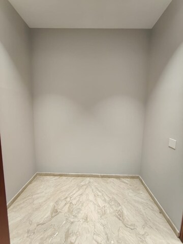 Room in 4 BHK Apartment at Vashi – for Sale