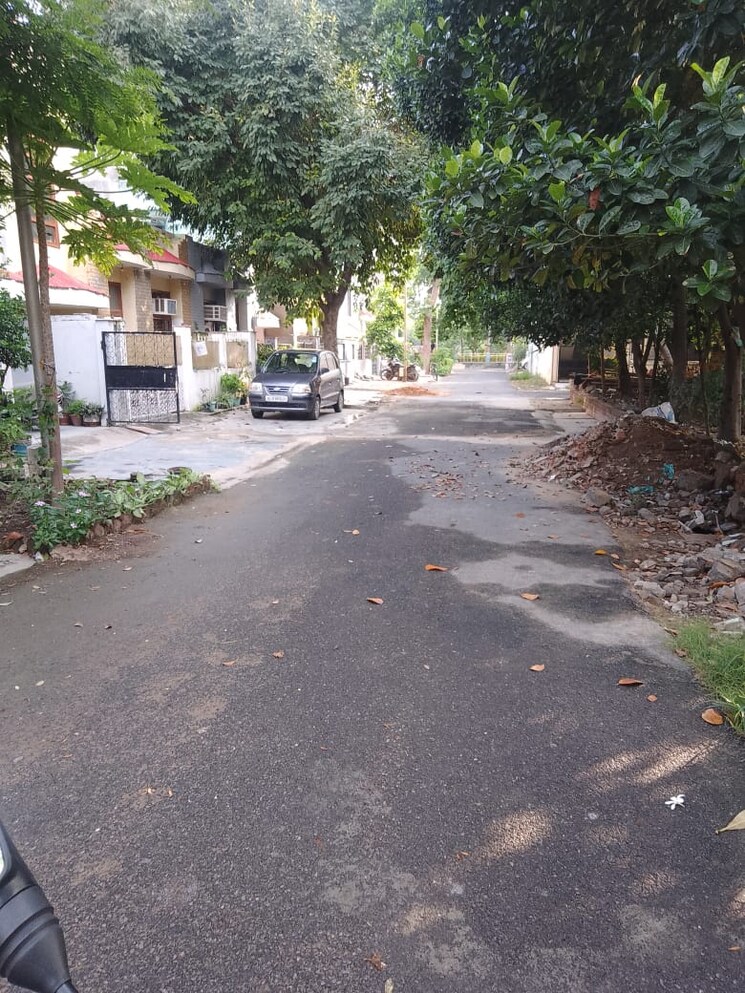  Parking, uppal-plumeria-garden-estate 3 Bedroom 90 Sq.Mt. Independent House In Omicron Iii Greater Noida Greater Noida 8994378