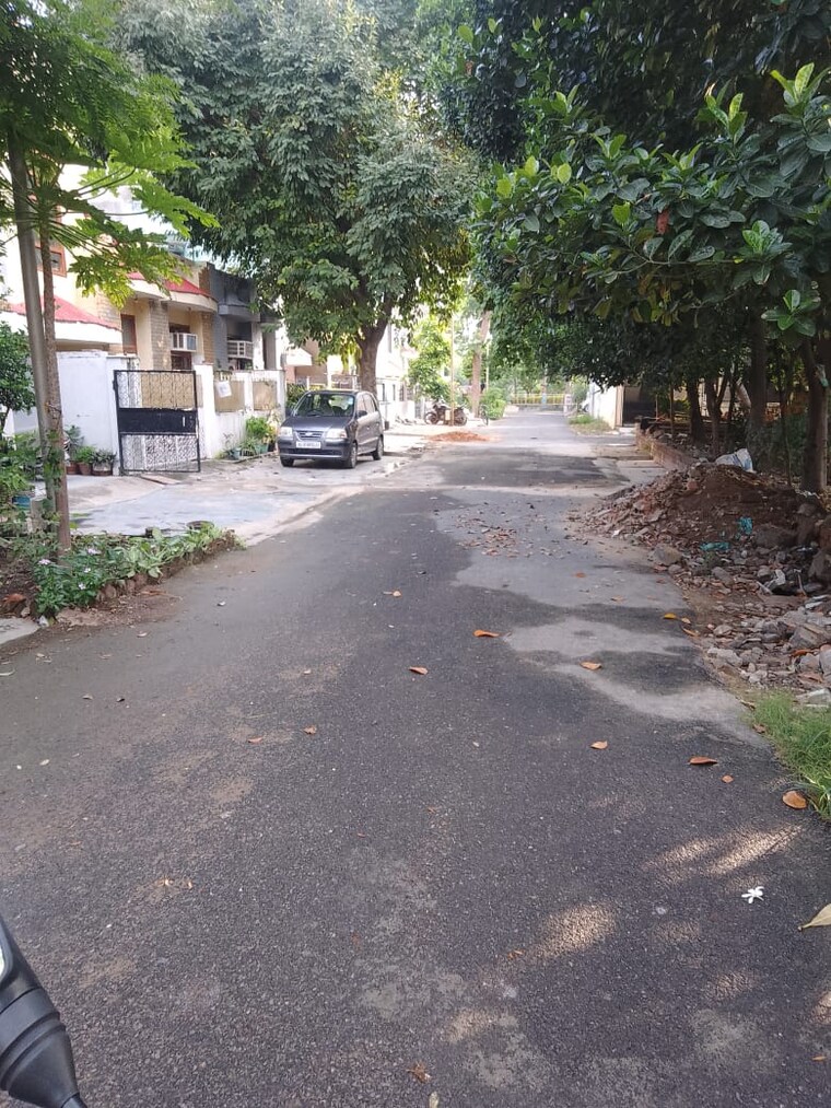  Parking, uppal-plumeria-garden-estate 3 Bedroom 90 Sq.Mt. Independent House In Omicron Iii Greater Noida Greater Noida 8994378