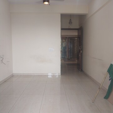 Room in 3 BHK Apartment at Gaur Saundaryam Phase II, Tech Zone 4 Greater Noida – for Rent