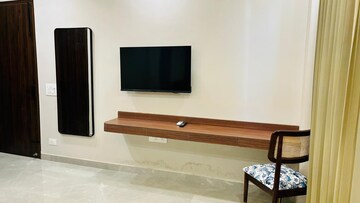 Furnished Amenities in 2 BHK Builder Floor at Ansal Sushant Apartments, Sushant Lok I – for Rent