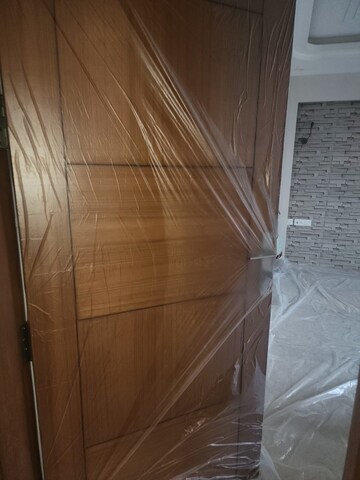 Bathroom in 3.5 BHK Builder Floor at Dlf Phase ii – for Rent