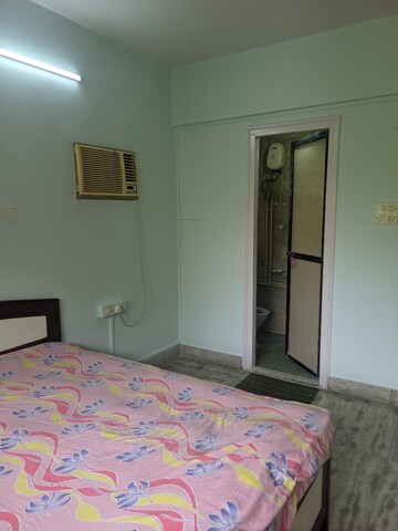 Bedroom in 2 BHK Apartment at Mahim West – for Rent