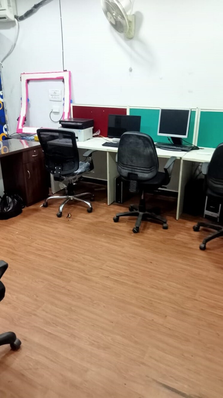 Team Area, sector 65 Commercial Office Space 1000 Sq.Ft. In Sector 65 Noida 8994478