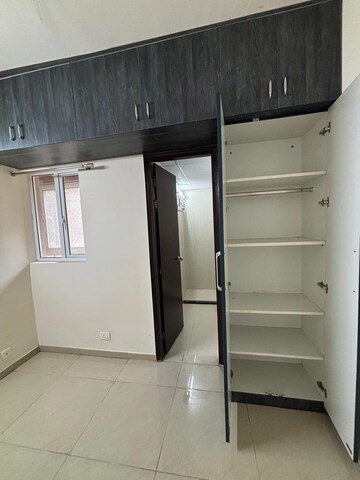 Furnished Amenities in 4 BHK Apartment at Landcraft Golf Links, Pandav Nagar – for Sale