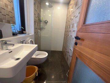 Team Area in 5 BHK Apartment at Lodha The Park, Worli – for Rent