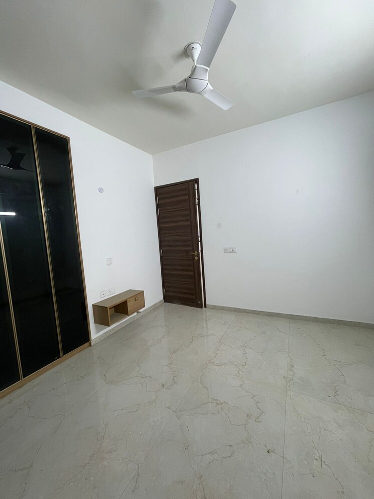 Room, smart-world-orchard 2.5 Bedroom 1200 Sq.Ft. Apartment In Sector 61 Gurgaon 8994543