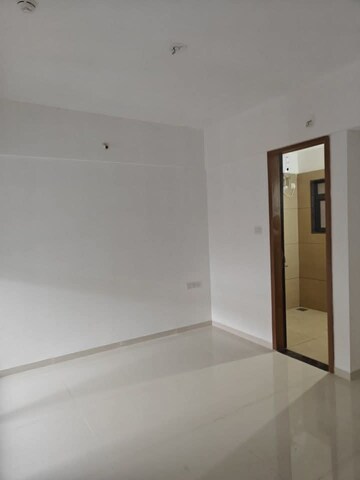 Room in 2 BHK Apartment at Majestique Signature Towers, Balewadi – for Rent