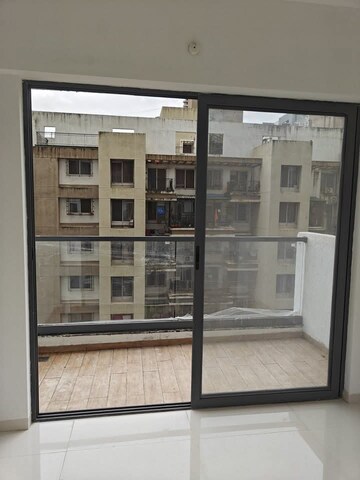 Room in 2 BHK Apartment at Majestique Signature Towers, Balewadi – for Rent