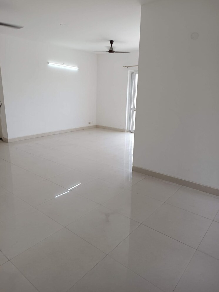 Room, bptp-park-81 3 Bedroom 300 Sq.Yd. Builder Floor In Sector 81 Faridabad 8994565