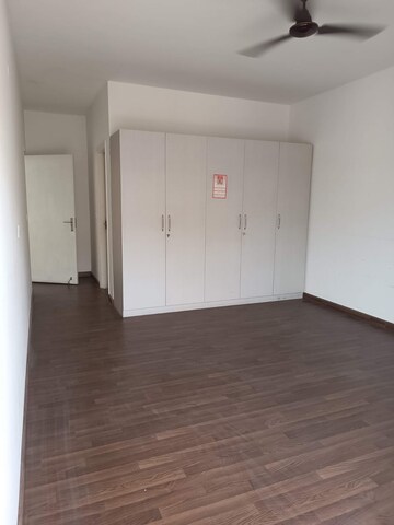 Room in 3 BHK Builder Floor at BPTP Park 81, Sector 81 – for Rent