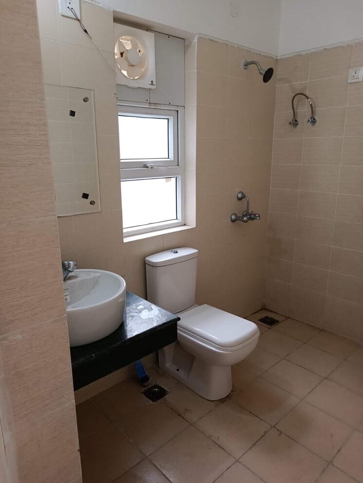 Bathroom, bptp-park-81 3 Bedroom 300 Sq.Yd. Builder Floor In Sector 81 Faridabad 8994565