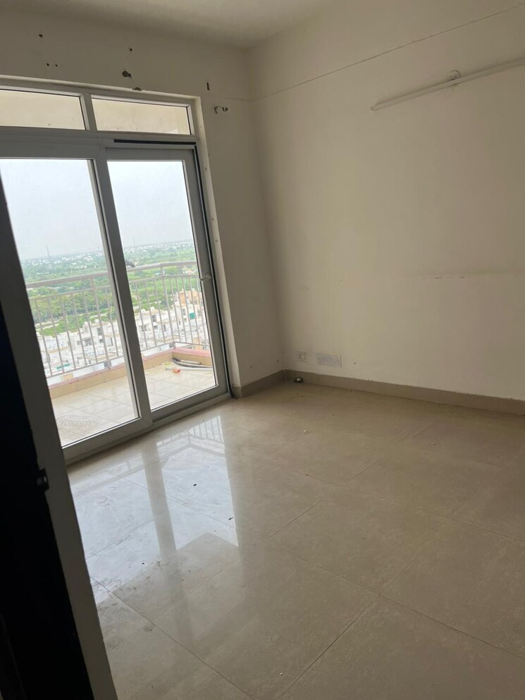 Room, klj-greens 2.5 Bedroom 1343 Sq.Ft. Apartment In Sector 77 Faridabad 8994620