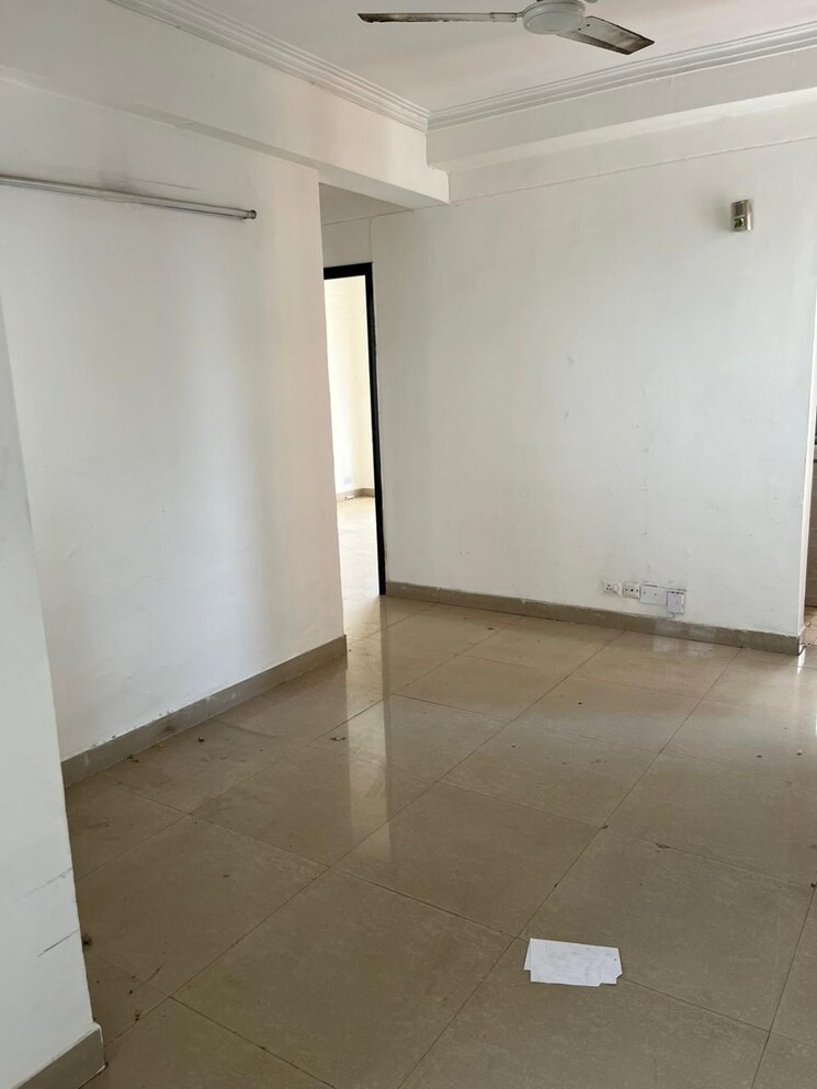 Room, klj-greens 2.5 Bedroom 1343 Sq.Ft. Apartment In Sector 77 Faridabad 8994620