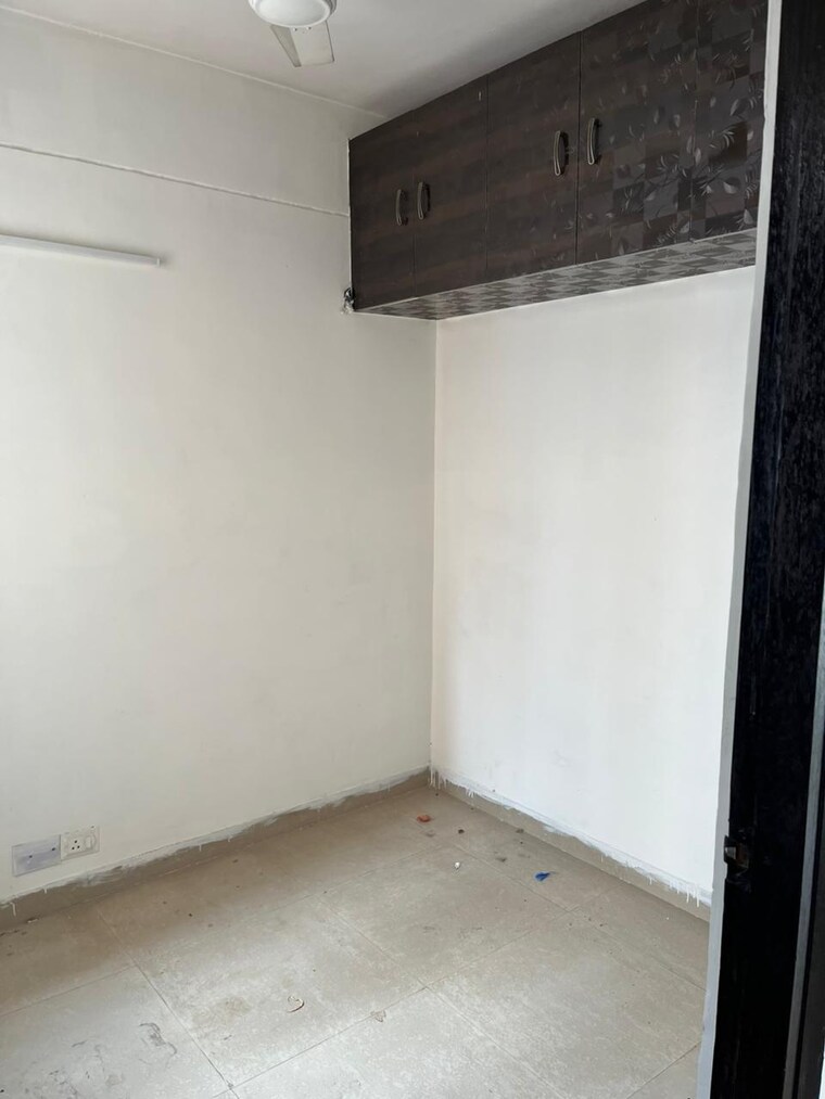 Room, klj-greens 2.5 Bedroom 1343 Sq.Ft. Apartment In Sector 77 Faridabad 8994620