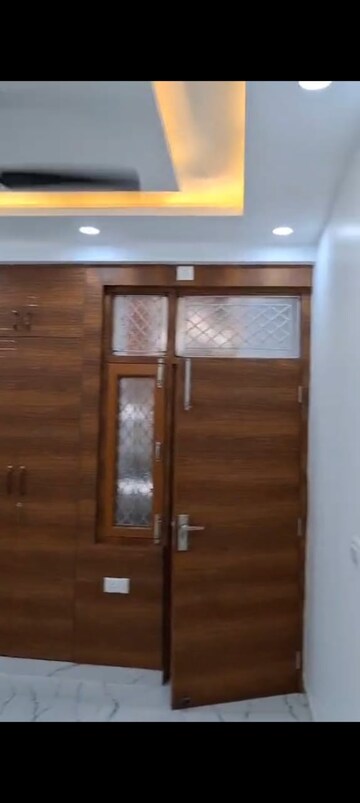 Room in 1 BHK Builder Floor at Vaishali Sector 2 – for Sale