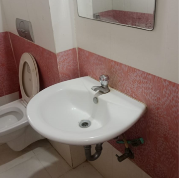 Bathroom in 2 BHK Apartment at Magarpatta Trillium, Magarpatta City – for Rent