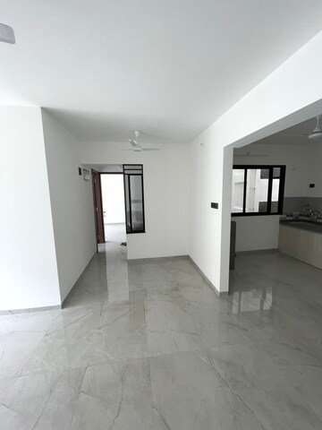 Room in 2 BHK Apartment at Unique Youtopia, Kharadi – for Rent