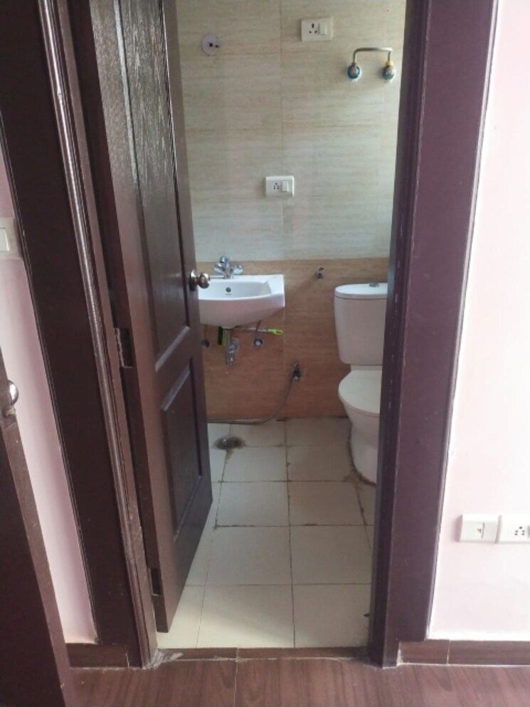 Bathroom, aditya-urban-homes 2 Bedroom 840 Sq.Ft. Apartment In Shahpur Bamheta Ghaziabad 8994696