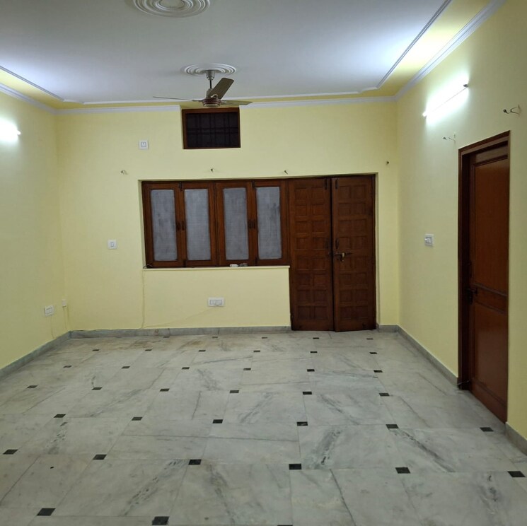 Bedroom, sector 23 2.5 Bedroom 1200 Sq.Ft. Villa In Sector 23 Gurgaon 8994720